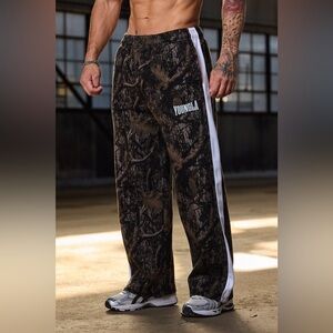 YoungLA 2115 - TIMELESS SWEATS, Dark Tree Camo, Size M, NWT 🔥SOLD OUT IN STORE🔥